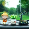 Viaje seguro coche alta sensación decoración accesorios de coche creativos muñeco interior nuevo 2025 adornos de coche de lujo