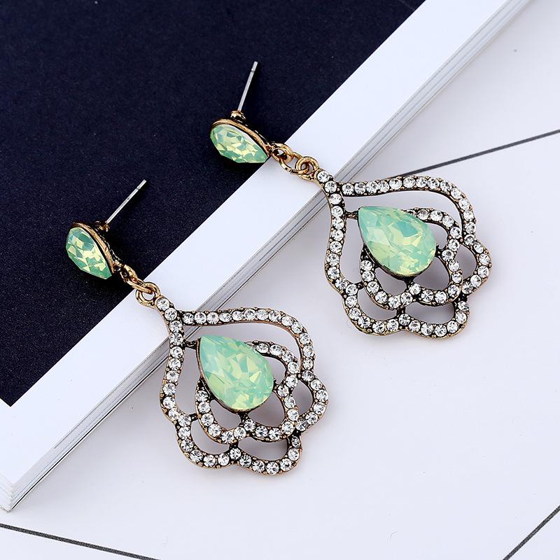 3727258913_1079086986