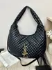 Bolsa acolchada de gran capacidad transfronteriza para mujer, nuevo estilo 2026, bolso de hombro casual versátil, bolso cruzado, bolso de axila, bolsa tipo albóndiga para el trabajo