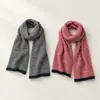 Mistura de lã estilo coreano com cachecol pequeno trançado, versátil para outono e inverno, ilumina o tom da pele, cachecol triangular vinho tinto para mulheres, moderno, quente, aquecedor de pescoço