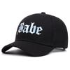 Gorra de béisbol de copa suave con bordado de letras tridimensional estilo coreano para hombres y mujeres, para parejas, sencilla, adelgazante, que combina con todo