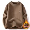 Suéter de una pieza para hombre con cuello redondo y forro polar, nuevo estilo otoño e invierno 2026, top de invierno grueso y cálido, camiseta interior