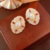 Brincos Florais Vintage Retrô com um Toque de Luxo Leve e High-End, Design de Tarraxa com Franjas, Brincos Versáteis Atacado