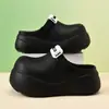 Mocasines populares de talla grande para mujer, con suela gruesa, correas ajustables y diseño sin cordones, adecuados tanto para interiores como para exteriores.