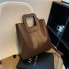 Bolsa de grande capacidade popular deste ano para mulheres 2024 primavera nova versátil retro textura ombro crossbody bolsa balde portátil