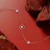 Pulsera de Trébol de Cuatro Hojas Nueva y de Moda para Mujer Transfronteriza Circonita Joyería de Mano Simple de Moda Adornos de Hoja de la Suerte Fabricante Mayorista