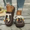 Chinelos femininos de exterior com sola grossa, camurça, novo modelo outono 2026, tamanho grande, transfronteiriço, com miçangas, de calçar, mules de bico fechado, em estoque