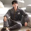 Pijama de Invierno para Hombre Engrosado Forrado de Polar Acolchado de Tres Capas Cálido Coral de Terciopelo Conjunto de Ropa para el Hogar de Talla Grande para Hombre