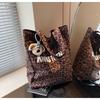 Bolsa Transfronteiriça Estampa de Leopardo para Mulheres, Grande Capacidade, Nova Versátil para Outono e Inverno 2026, Bolsa de Ombro para Compras, Bolsa Tote Casual para o Dia a Dia