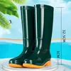 Botas de lluvia impermeables de caña media antideslizantes para mujer, zapatos de agua cálidos con forro de algodón para adulto de caña corta para cocina, zapatos de mujer de moda