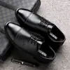 Zapatos de Hombre Estilo Coreano Modernos Zapatos de Cuero Negro de Negocios Zapatos Casuales Transpirables con Agujeros Huecos Sandalias de Cuero Nuevas de Verano para Hombre