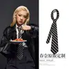 Combinación Perfecta para un Traje~ Corbata Bufanda de Seda a Rayas Diagonales Grises de Alta Inteligencia, Accesorio de Vestimenta Casual y Sencilla Estilo Coreano Otoño e Invierno