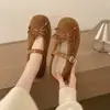 Sapatos Peludos Fashion e Versáteis com Laço Escondido para Aumento de Altura para Mulheres 2026 Outono/Inverno Novo Estilo Suave Mary Janes de Tira Única