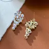 Pendientes de Borla de Perla con Pétalos Incrustados de Diamantes de Moda Sencilla para Mujer con Lujo Ligero y Diseño Único Pendientes al por Mayor