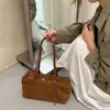 Otoño/Invierno 2026 Nuevo Bolso de Mano de Lujo Retro Tipo Almohada para Mujer Bolso de Viaje Boston de un Solo Hombro para Debajo del Brazo