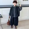 Conjunto de Otoño para Niños 2026 Nuevo de Moda Genial Chaleco de Cuero Camisa Conjunto de Tres Piezas Niño Pequeño Atractivo Ropa de Otoño