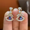 Nuevo Modelo 2025 Pendientes Baojia Zafiro Completamente Diamantados Pendientes de Falda Pequeña Moda de Lujo Ligero para Mujer Viajes de Negocio Venta Directa de Fábrica