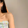 Pendientes Largos Frescos y Coloridos con un Estilo Bosque de Nicho, Pendientes Asimétricos Suaves con Diamantes, Flores de Rosa y Tachuelas de Borlas