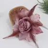 2025 Seis Hojas Cabeza de Flor Grande Sombrero de Flor Ropa de Flor Amazon Moda Europea y Americana Tela Brillante Pluma Flor Artificial 910