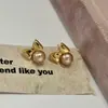 Aretes Dorados Color Café Claro con Perlas Cereza Grandes y Pequeñas Moca Mousse Lujo Suave Versátiles Elegantes Aretes de Nicho para Mujer
