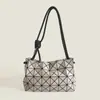 Bolsos para Mujer 2025 Nueva Moda Geométrico Acolchado Bolso de Hombro Tendencia Japonesa Bolso Tofu Pequeño Cruzado de Mujer Piel Suave
