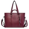 Bolsa tote vintage transfronteiriça, grande capacidade, adequada para o dia a dia, design moderno e simples, bolsa de ombro ou transversal, bolsa feminina personalizada para atacado