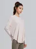 Top de yoga feminino folgado, com gola redonda e mangas compridas, respirável e de secagem rápida, adequado para treinos de outono, corrida e como camiseta fitness. Apresenta um design de encosto curvo