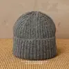 Gorro de Punto Liso de Color Sólido al por Mayor, Ajuste Holgado para Circunferencia de Cabeza Grande, Hace que la Cara Parezca Más Pequeña, Protección para los Oídos, Gorro Simple y Versátil para Parejas