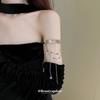 Pulsera abierta con borla de estrella de amor de metal, anillo de brazo de alto sentido europeo y americano, diseño de moda, joyería de lujo ligero al por mayor