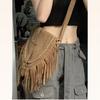 2024 Nuevo Mismo Estilo del Pequeño Libro Rojo Bolso con Borlas de Imitación Ante para Mujer Color Caqui Más Fácil de Combinar Estilo Étnico Retro Bolso Cruzado Moderno
