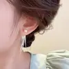 Brincos Elegantes com Franjas de Pérola na Frente e Atrás com Tarraxas de Prata, Novos Brincos Longos de Luxo para Mulheres, Brincos Pendentes e Acessórios de Design Exclusivo