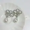 Moda Europeia e Americana Elegante Corrente de Garras Colar Elegante Street Beat Design Alto Colar de Pérola Laço Diamante