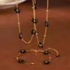 Retro Nicho Elegante Estilo Británico Simple Versátil Joyería Piedra Natural Cuentas Forma de Flor Set de Joyería de Acero de Titanio