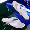 Pantuflas de espiga de alta calidad para hombre, para verano, resistentes al desgaste para exteriores, antideslizantes para el hogar, resistentes a olores, modernas, con suela gruesa, zapatos de playa para hombre