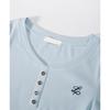 Camiseta Azul Leche para Mujer con Bordado de Lazo, Cintura Ajustada, Mangas Largas Fruncidas y Diseño Único para Principios de Primavera 2026