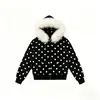 Sudadera con capucha y cuello de pelo estilo millennial Y2K para mujer, top con cremallera corta y cálido con cuello de pelo de lunares vintage