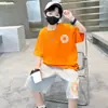 Roupa Infantil Meninos Conjunto de Verão 2025 Nova Camiseta de Manga Curta com Letra Infantil Shorts de Verão Conjunto de Duas Peças Tendência 8