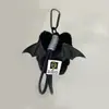 Novo Pingente Doce e Legal de Morango Gatinho Preto Boneco de Pelúcia Fofo Chaveiro Pingente de Boneca Pingente para Mochila Escolar de Estudante