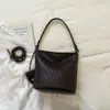 Bolso Cubo Grande de Tejido Casual Color Sólido Estilo Verano 2026, Elegante para el Trabajo y los Viajes Diarios, Bolso de Hombro Único