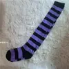 Trampa para Matar Conejos Calcetines Japoneses de Raya Secundaria Hasta la Rodilla Calcetines de Barril Medio Calcetines Rayados Blancos Morados Negros de Chica Japonesa Caliente