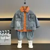 Conjunto de Três Peças em Jeans para Meninos Primavera e Outono Estilo Coreano Lindo Tendência Cool Conjunto de Comércio Exterior Crianças Pequenas e Médias Atacado Transfronteiriço