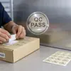 Etiqueta de Control de Calidad Transparente Rollo Empaquetado Calificado Etiqueta Redonda Etiqueta de Aprobación de QC Pegatina Redonda Láser de Inspección de Calidad Etiqueta Láser de QC