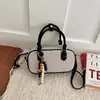 Bolsa de Bowling Nueva Otoño/Invierno 2026 Bolso de Mano de Moda para Mujer Bolso Cruzado Bolso de Hombro Retro Versátil para Viajes
