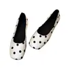 Sapatos Femininos Retro Quadrados de Bico com Bolinhas Pretas 2026 Outono Novo Estilo Francês Rasteirinhas Baixas Sapatos Mary Jane