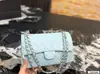 Bolsa Chanel Quadrada Mini Cf Couro Caviar Acolchoada com Corrente Transversal Bolsa de Aba Estilo Chanel Bolsa Feminina
