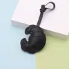 Moda Más Vendido Hebilla de Croissant Colgante de Imitación de Cuero Llavero Decoración Colgante de Bolsa Fábrica Venta al por Mayor