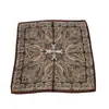 Pañuelo cuadrado estampado de leopardo bufanda coreana femenina de seda versátil pañuelo para el pelo bufanda retro flor de anacardo pañuelo cuadrado pequeño venta al por mayor