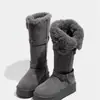 Botas de neve longas cinzas com forro de fleece e sola grossa para mulheres, novo modelo de inverno 2026, cano alto, dobráveis, de uso duplo, sapatos quentes de algodão
