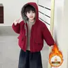 Roupas de Inverno para Meninos Jaqueta de Algodão com Veludo Extra Estilo Coreano Crianças Espessada Bonita Quente Roupas de Algodão Jaqueta para Crianças Pequenas e Médias Comércio Exterior