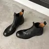 Botas Chelsea femininas de couro legítimo, com bico redondo, salto médio e design de calçar, perfeitas para o outono e inverno